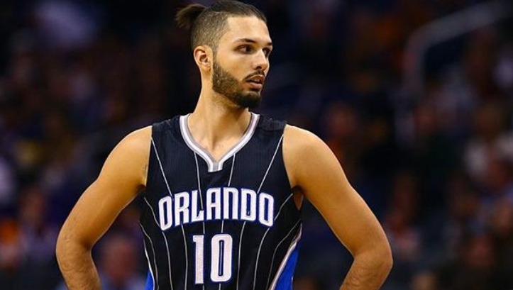 沃特金斯从下放联赛到欧洲杯绝杀荷兰