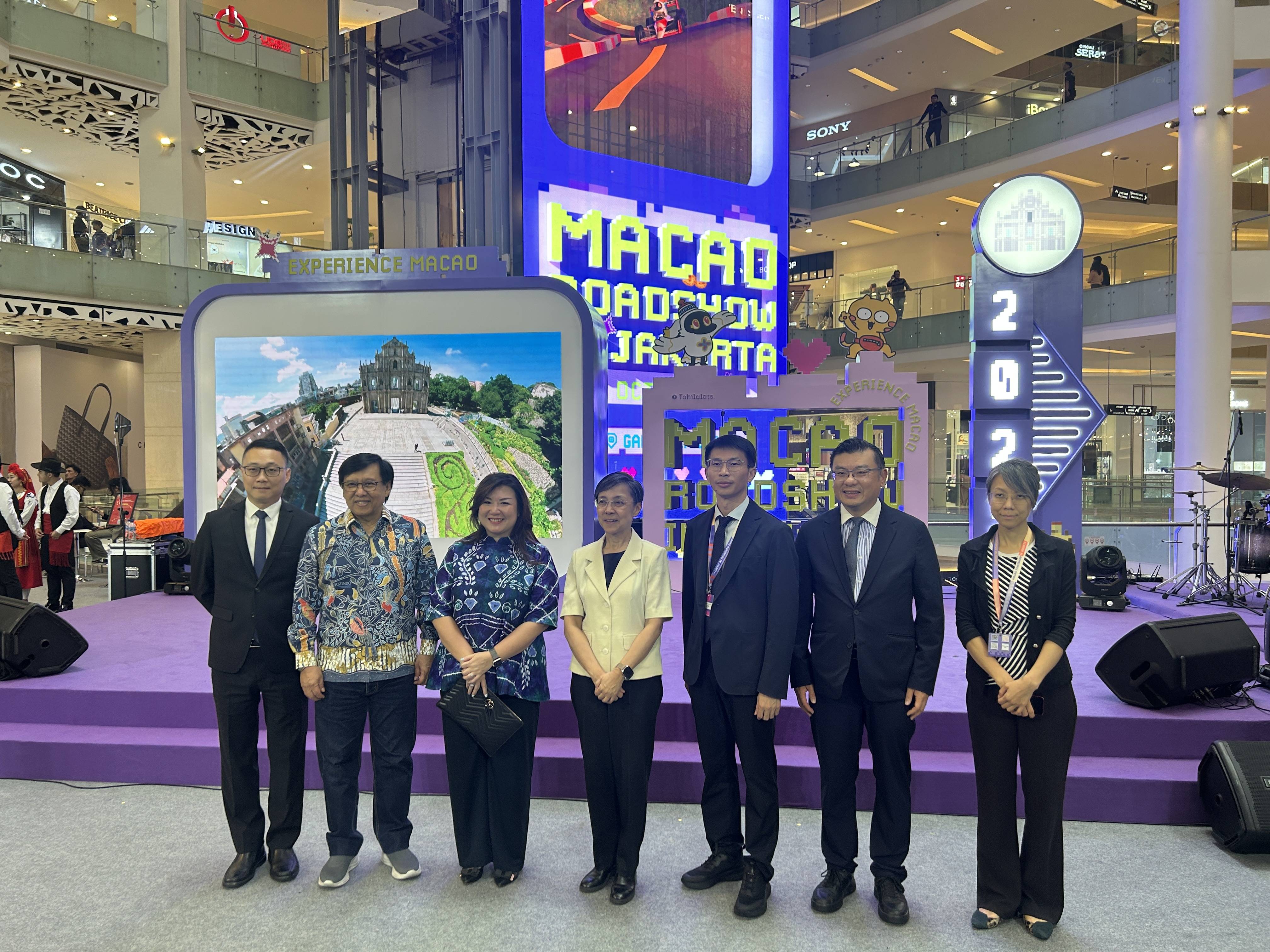 星空娱乐网址 -赛地聚焦——西甲今晚热度飙升，曼联完成体检，目标明确，更衣室氛围转暖(曼联是西甲的吗)