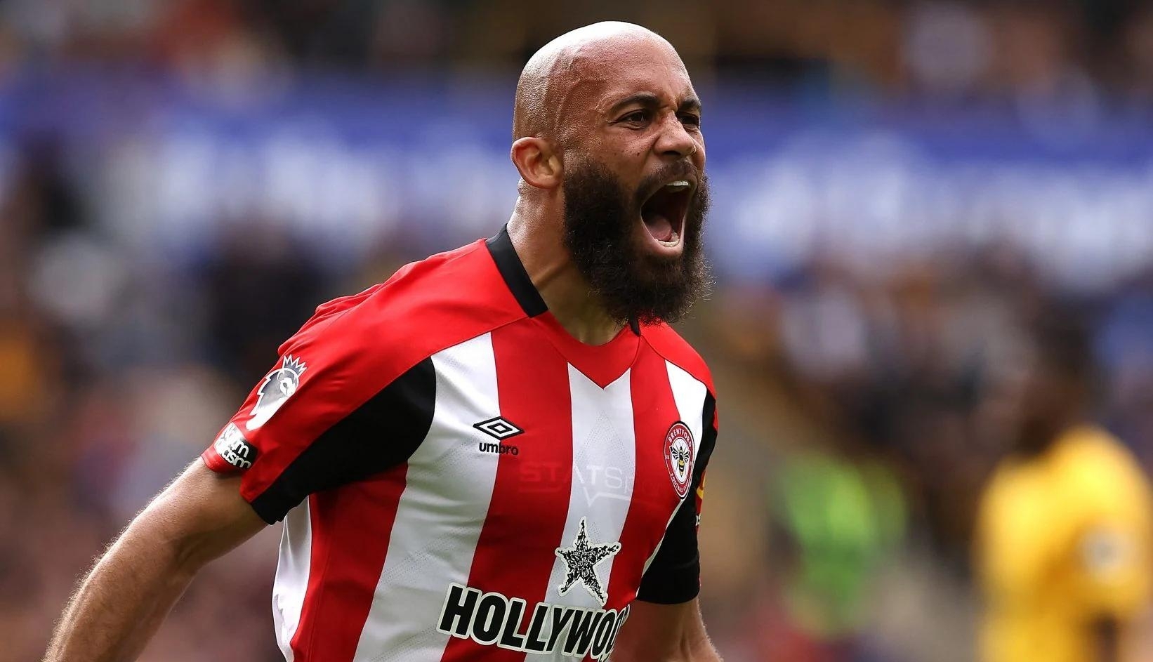 曼联迎足总杯关键赛，赛前更衣室发声，压力陡增，团队化学反应显著 