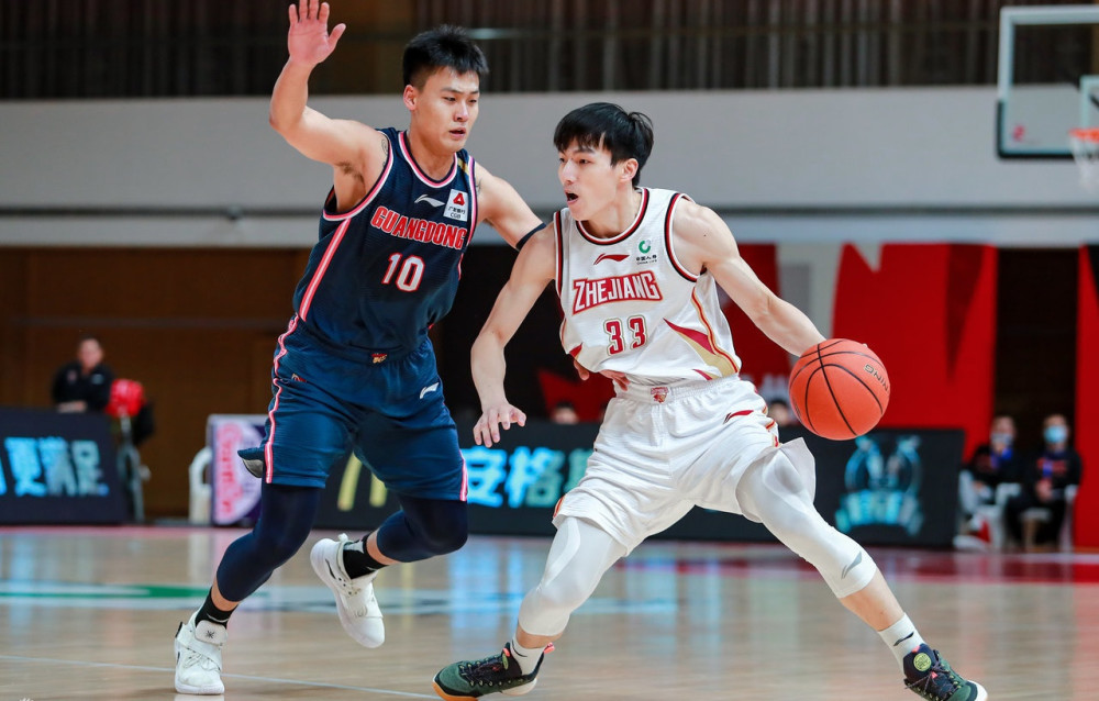 包含深圳男篮内部会议纪要流出：赛后远射贴柱，CBA季后赛使命明确，赛程密集仍需轮换的词条