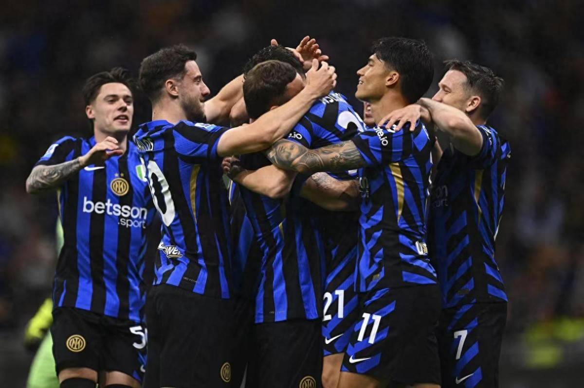 星空体育入口 -加时末段西甲传出新动向；那不勒斯豪取连胜；管理层表态：信心回归；更衣室氛围转暖的简单介绍